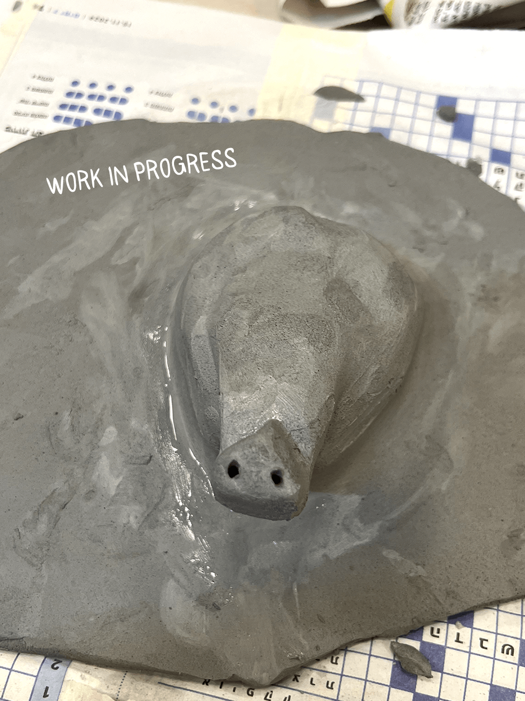 חזיר הבר - תבליט קרמיקה