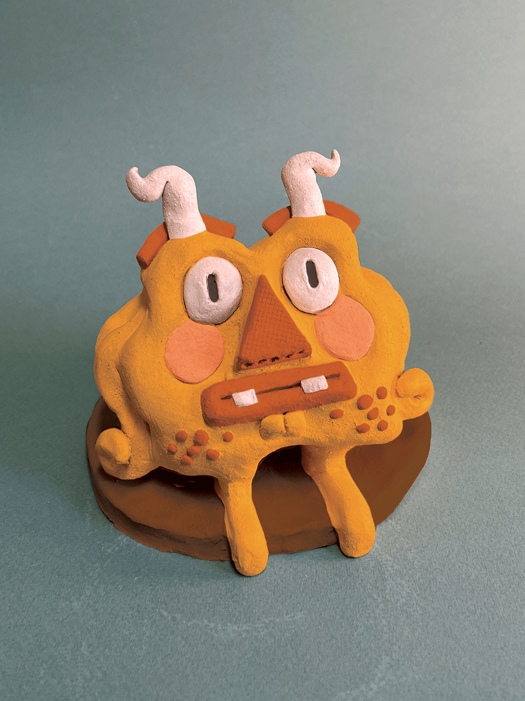 היי גוש! - פסל קרמיקה