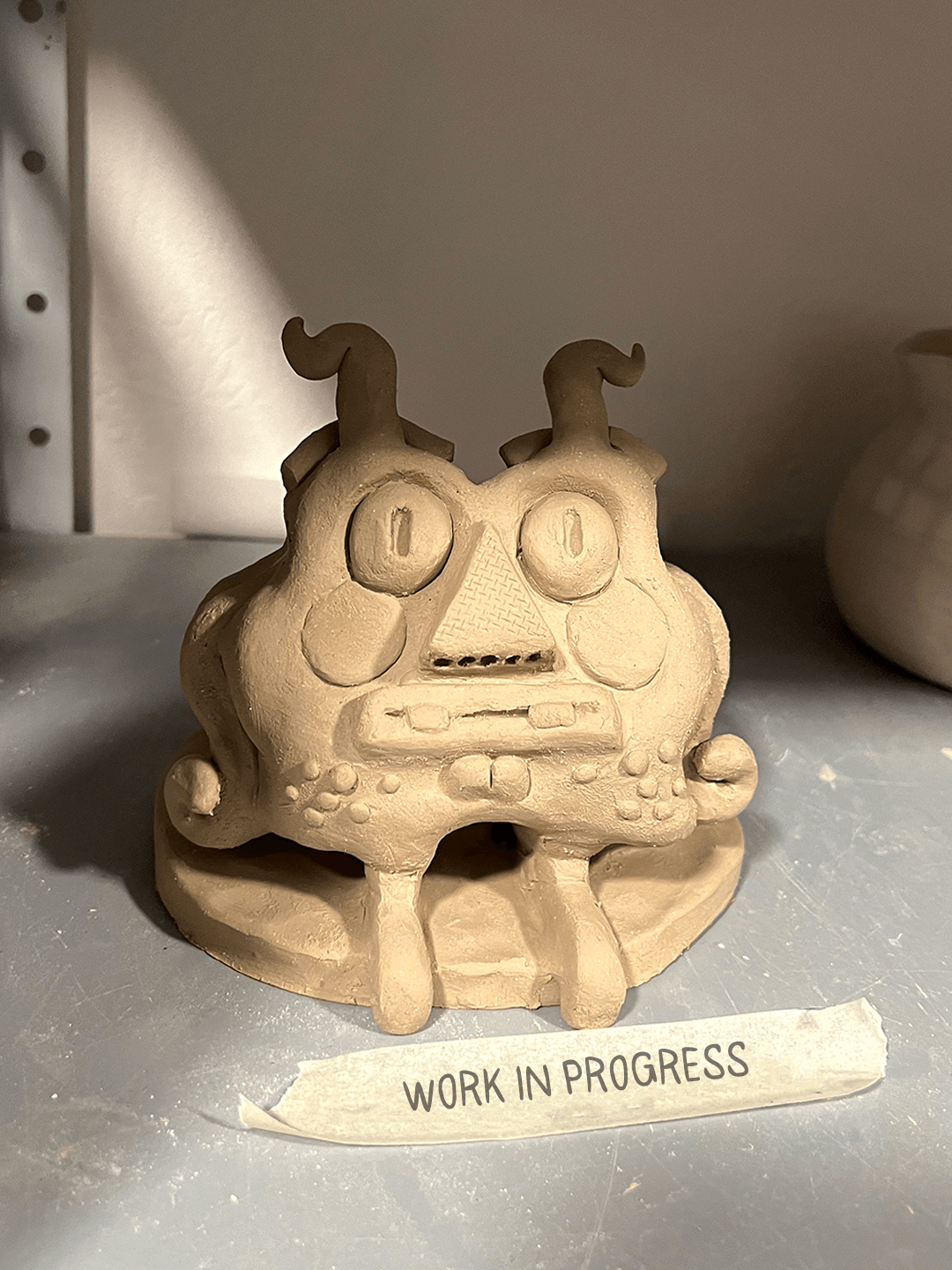 היי גוש! - פסל קרמיקה