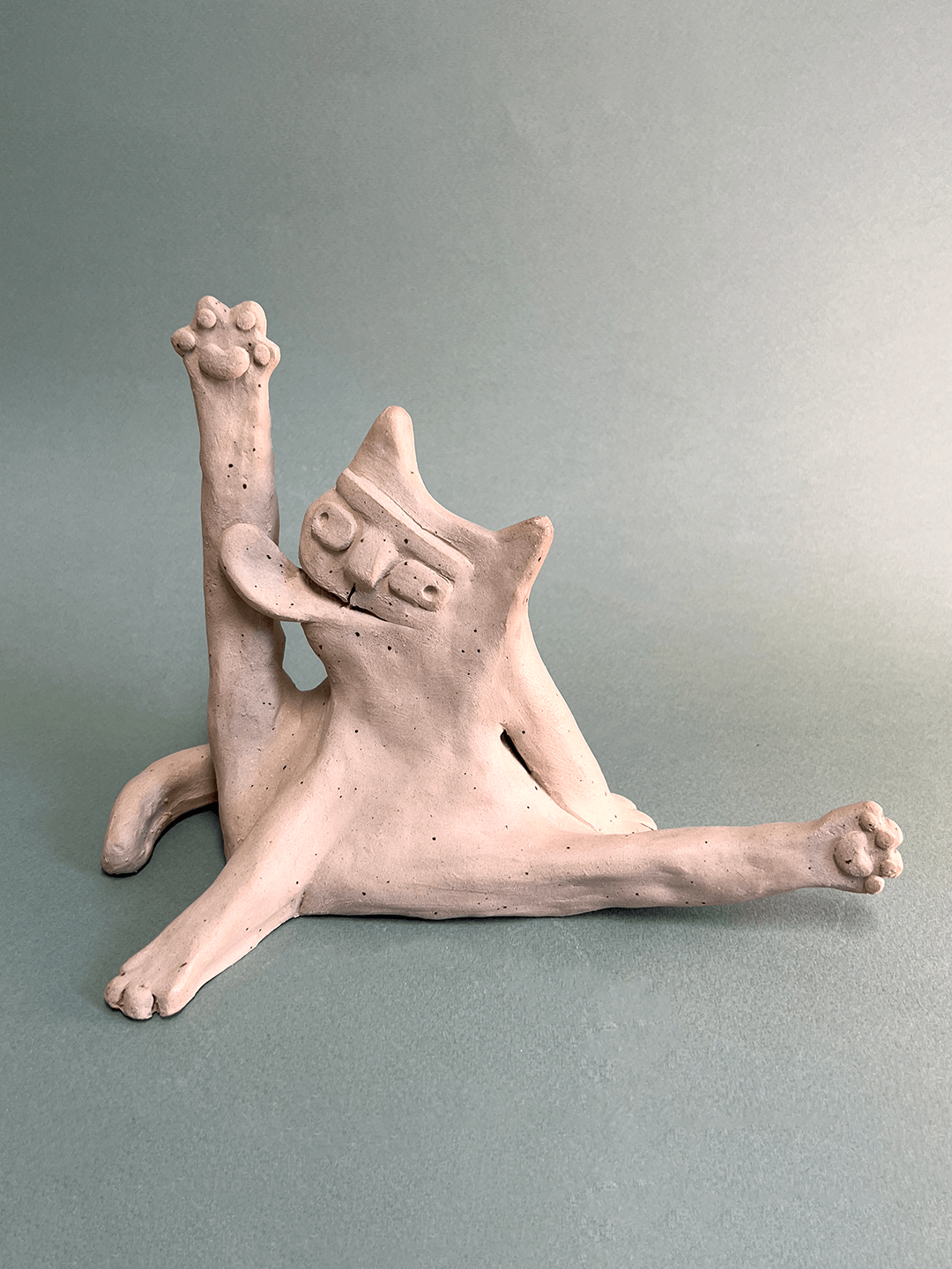 החתולה ז'אוול - פסל קרמיקה