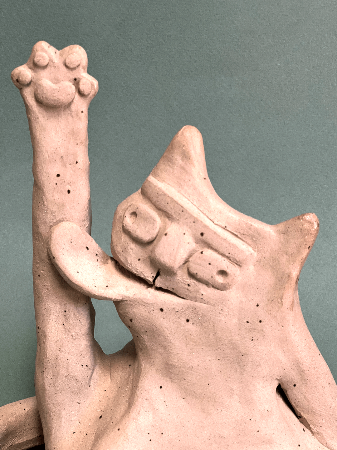 החתולה ז'אוול - פסל קרמיקה