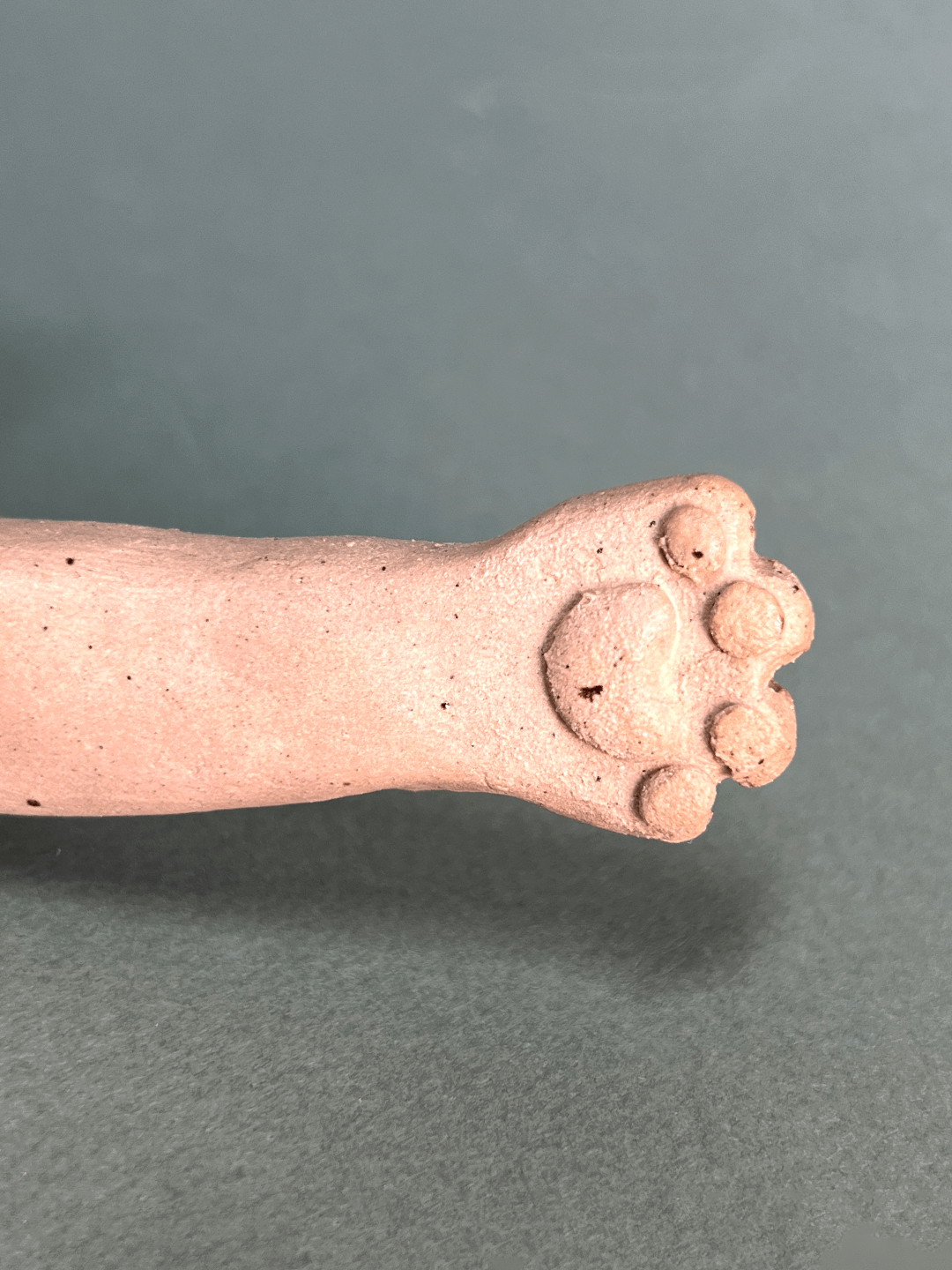 החתולה ז'אוול - פסל קרמיקה