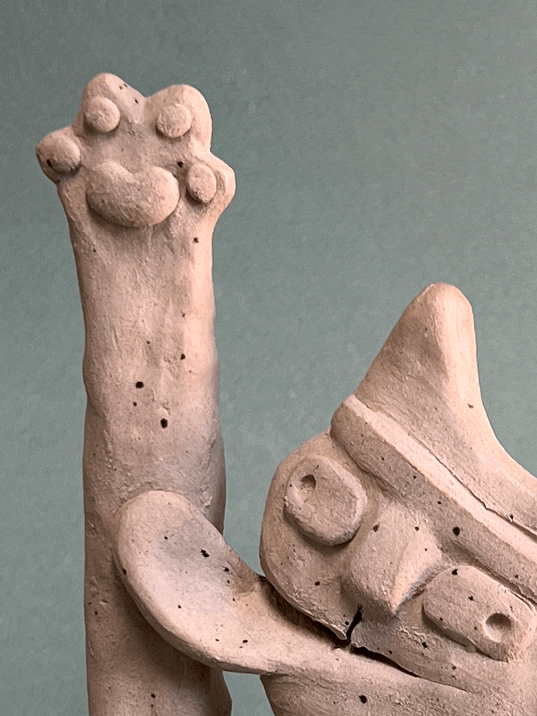 החתולה ז'אוול - פסל קרמיקה